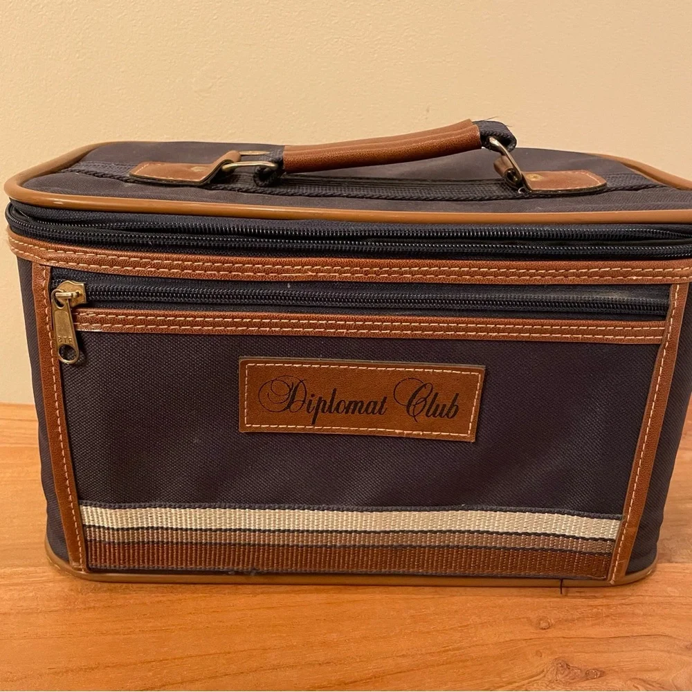 Vintage Diplomat Club Navy and Brown Cosmetic Case